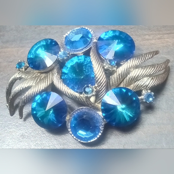 RARE SET! Watermelon Peacock Rivoli Brooch Earrings Set 1960s Blues - Picture 5 of 11